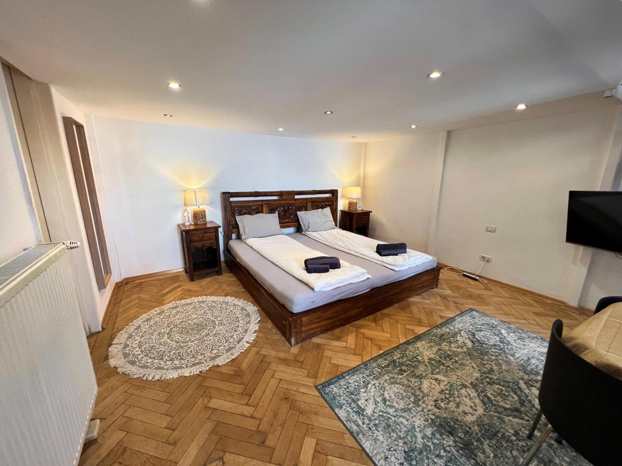 Cedar Inn Budapest - Palace District Exterior photo